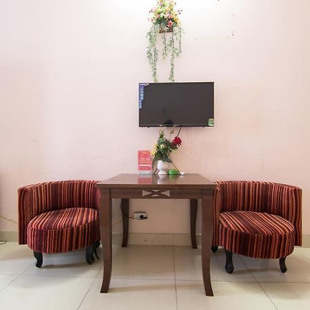 Reddoorz Plus Near Aeon Mall Tan Phu 2 Ho Chi Minh-staden Exteriör bild