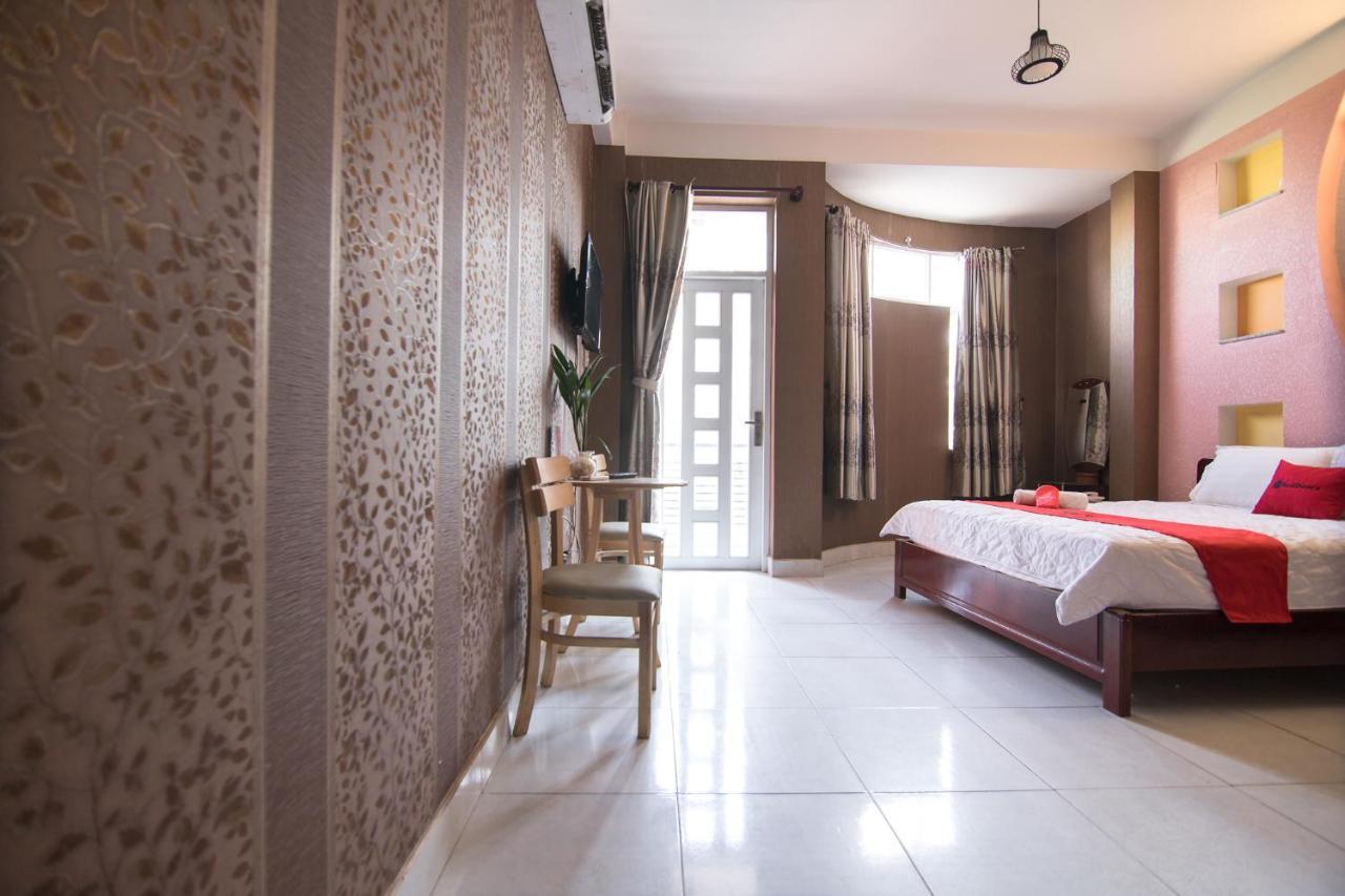 Reddoorz Plus Near Aeon Mall Tan Phu 2 Ho Chi Minh-staden Exteriör bild