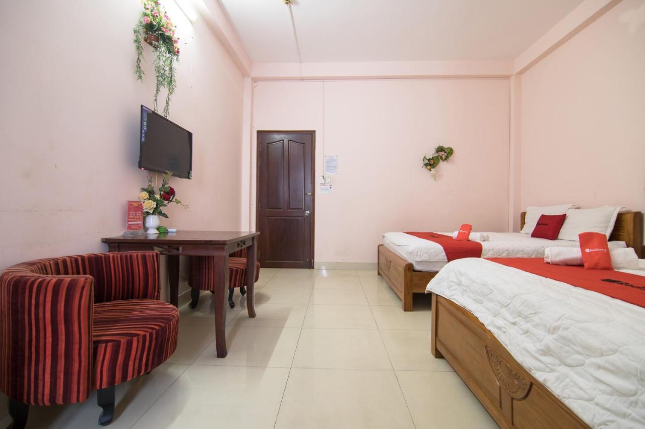 Reddoorz Plus Near Aeon Mall Tan Phu 2 Ho Chi Minh-staden Exteriör bild