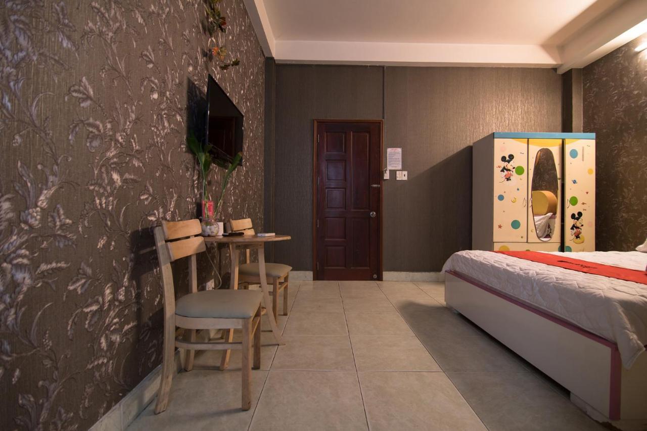 Reddoorz Plus Near Aeon Mall Tan Phu 2 Ho Chi Minh-staden Exteriör bild